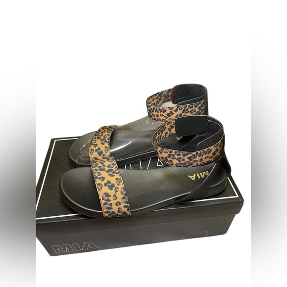 MIA Lydya Leopard Ankle Strap Flat Sandals Black Size 7.5 NIB - Picture 7 of 7
